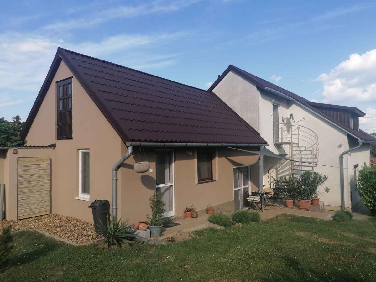 Apartments In Balatongyoeroek 34590 Екстериор снимка