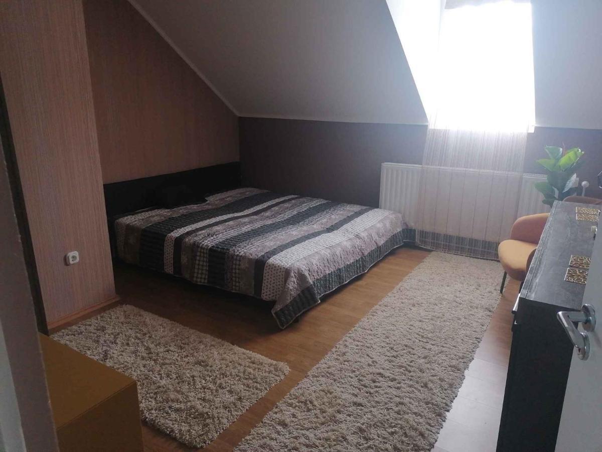 Apartments In Balatongyoeroek 34590 Екстериор снимка
